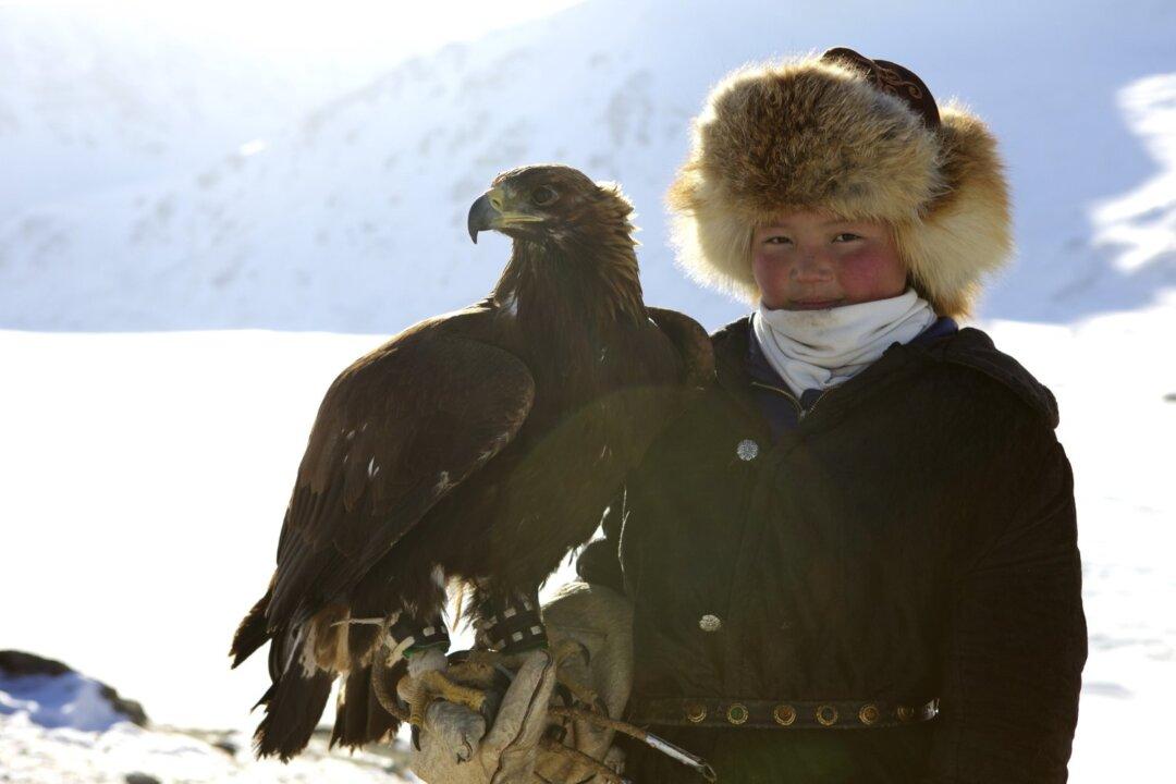 Film Review: ‘The Eagle Huntress’