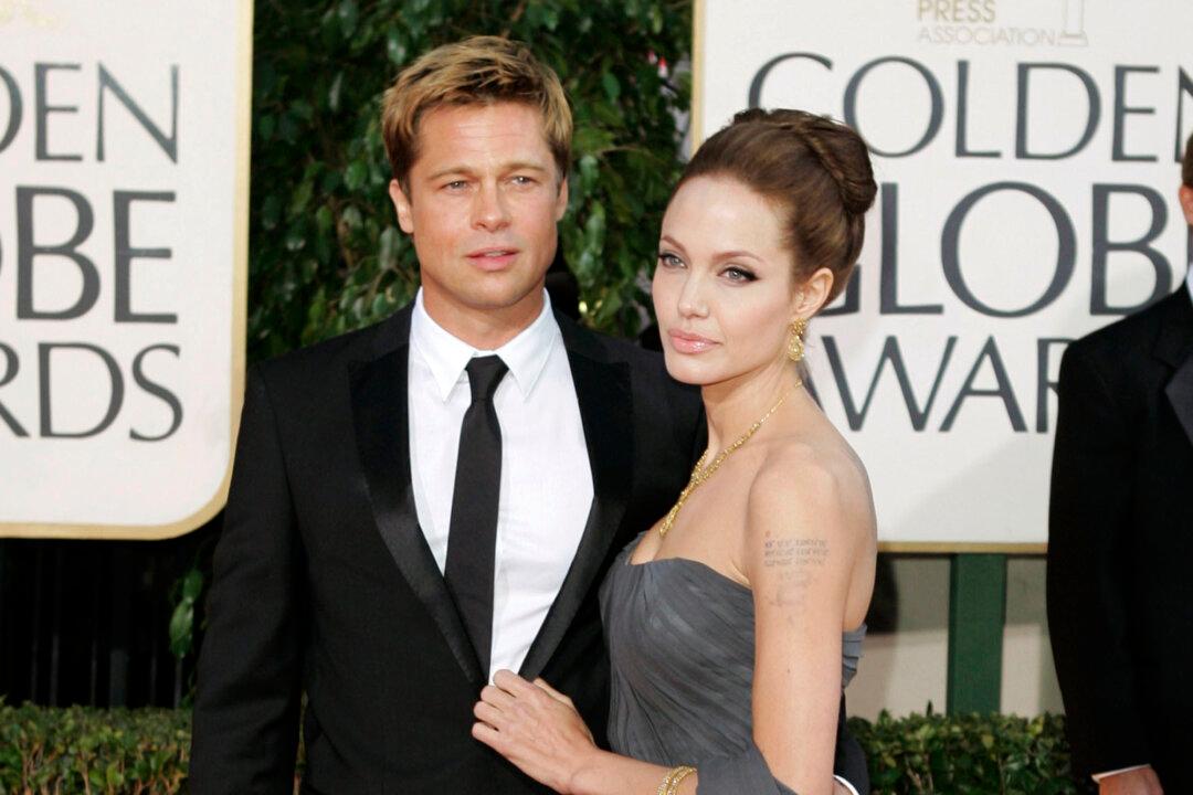 Angelina Jolie Drops Pitt Last Name, Report Says