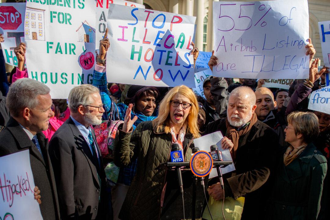 Airbnb Loses Ground in New York, Battling Housing, Hotel Industry