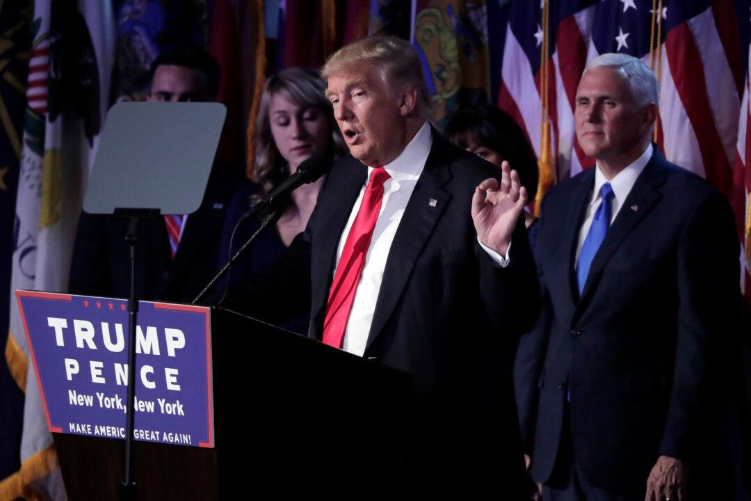 Trump Unveils New Hat