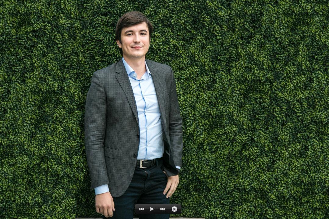 How a New App Takes On Traditional Stock Brokerages