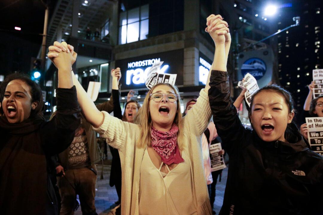 Grass-Roots and Professional, Anti-Trump Protests Seek Healing and Political Change