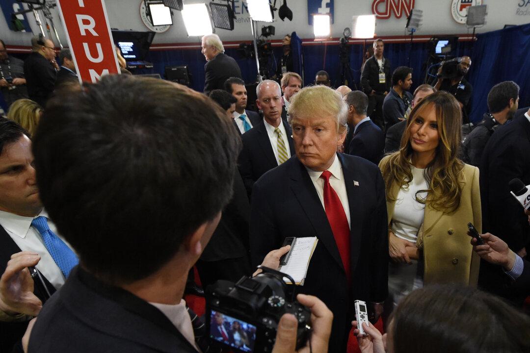 Trump Angers Press After Going to Steakhouse