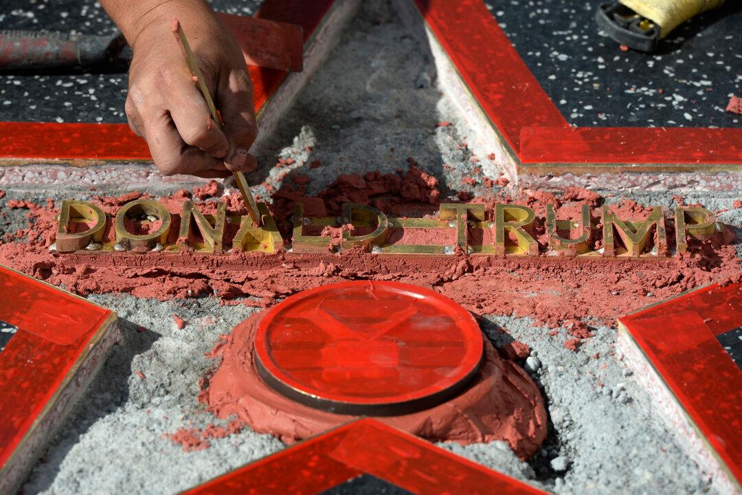 Man Charged With Felony Vandalism in Smashing of Trump Star