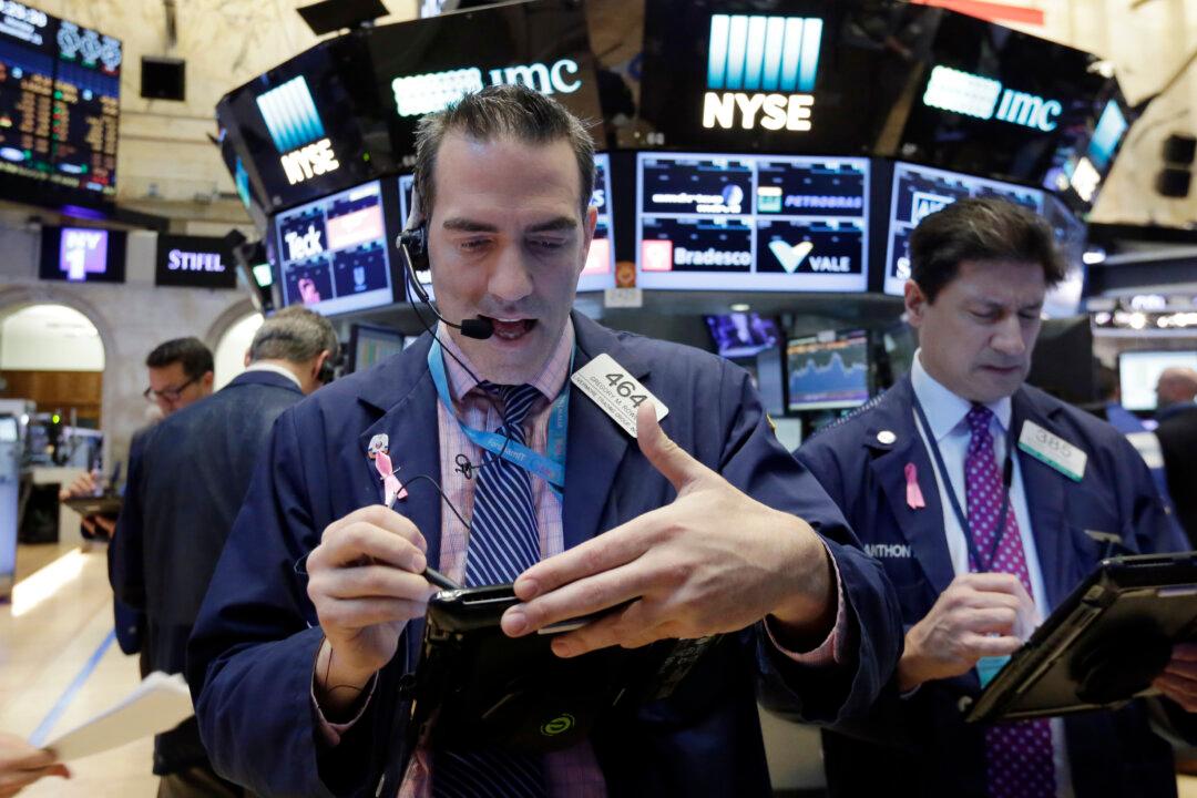 Oil Price Jumps, Stock Indexes at Record High