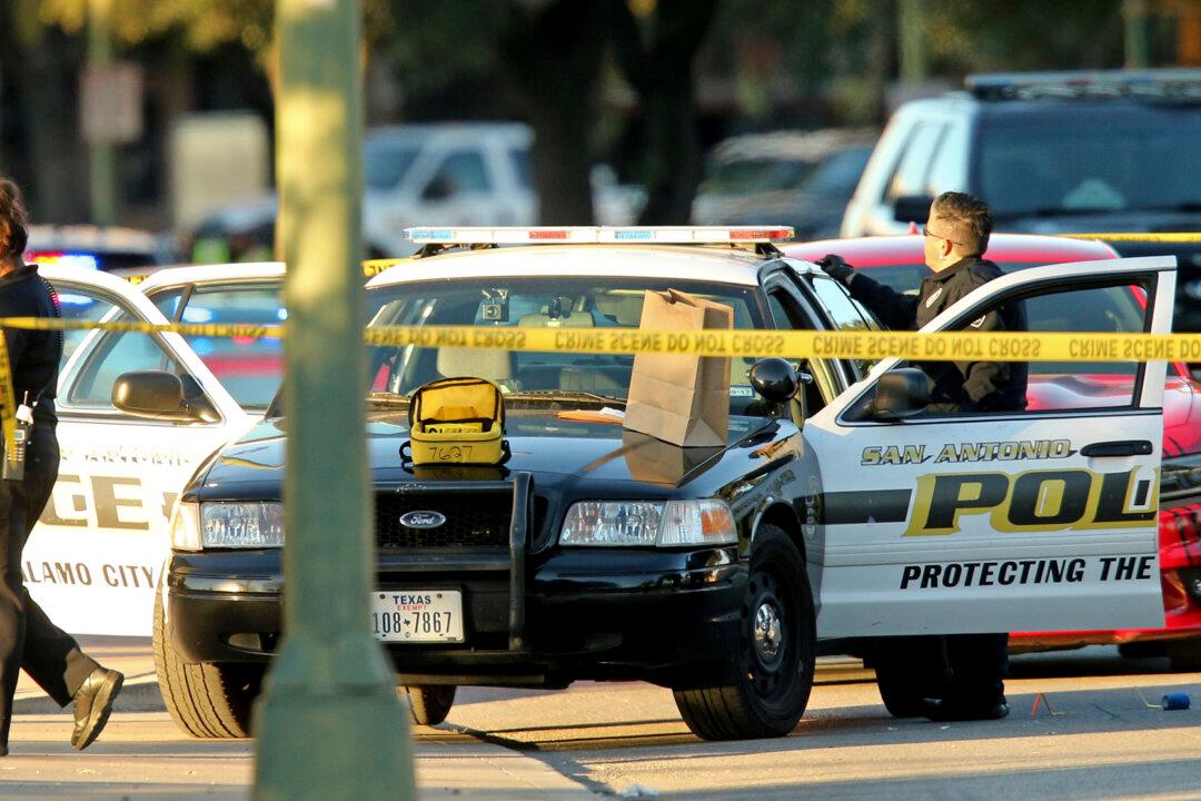 Reports: Donald Trump Called Son of Slain Texas Officer