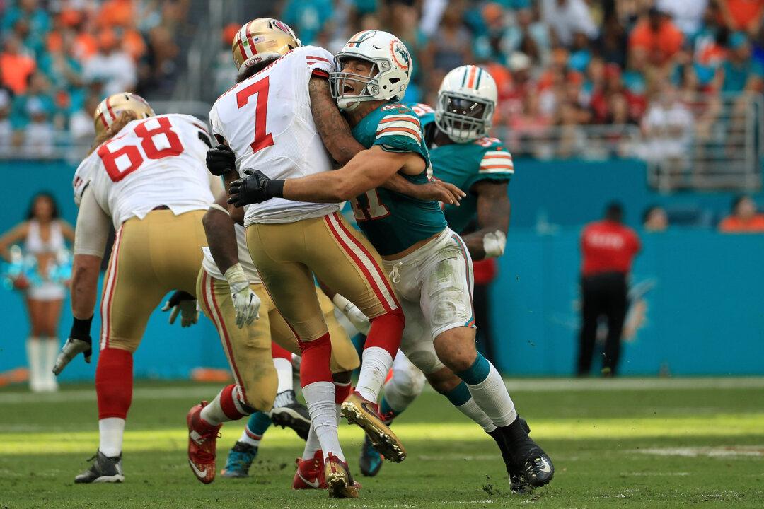 Cuban-American Dolphins Linebacker Tweets Photo Of Himself Hitting Kaepernick