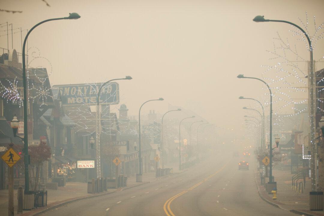 Raging Wildfires in South Force Evacuations in Tennessee