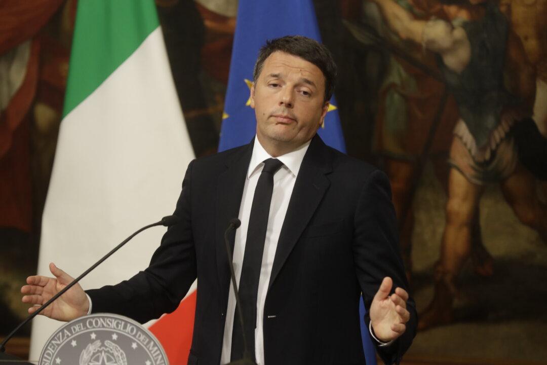 Renzi Quits; Italian Populists Seek Quick Vote to Win Power