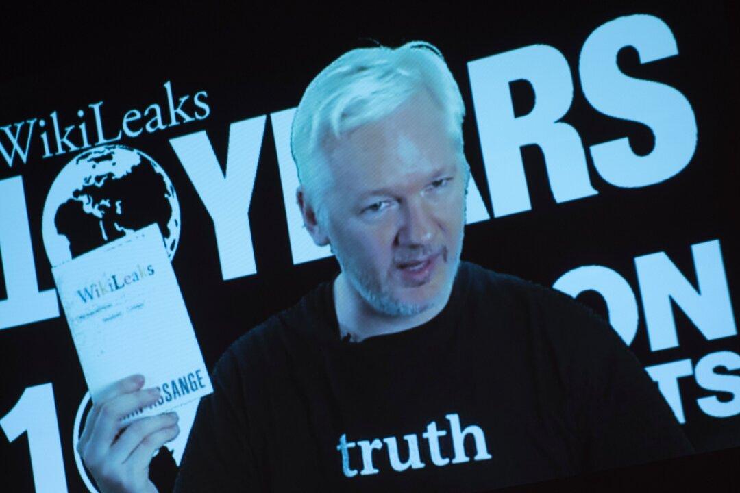 WikiLeaks ‘Operative’ Craig Murray Says Clinton Emails Came From Democratic Source, Not Russians
