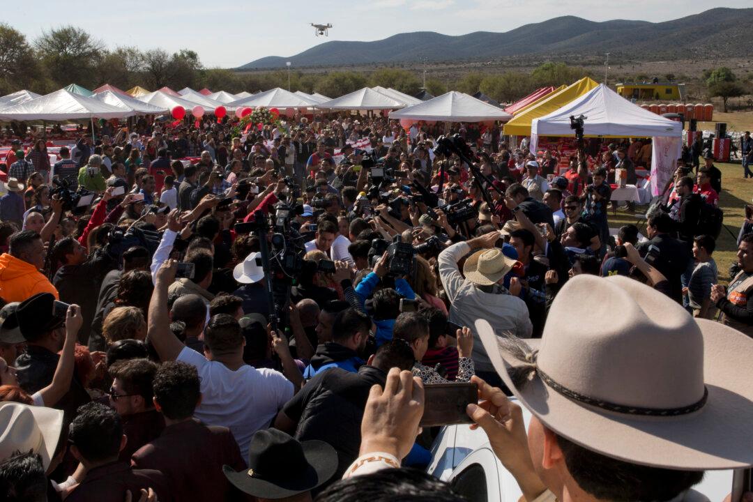 Man Dies During Horse Race at Mexico Girl’s ‘Quinceanera’