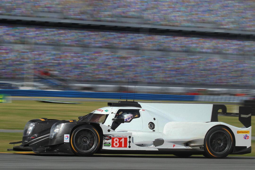 2017 IMSA WeatherTech Roar Before the Rolex 24 Concludes With Cold, Clouds, Fire, and Speed