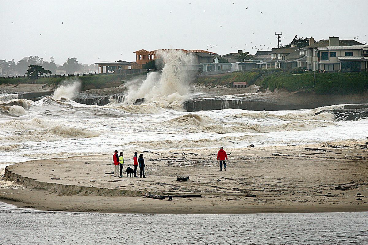Northern California to Get Waves as High as 30 Feet