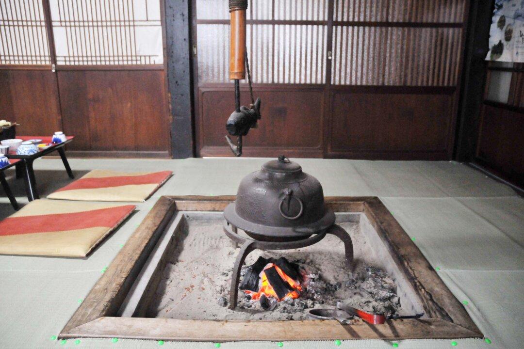 Splendour of an Enchanted Wonderland— Shirakawa-go