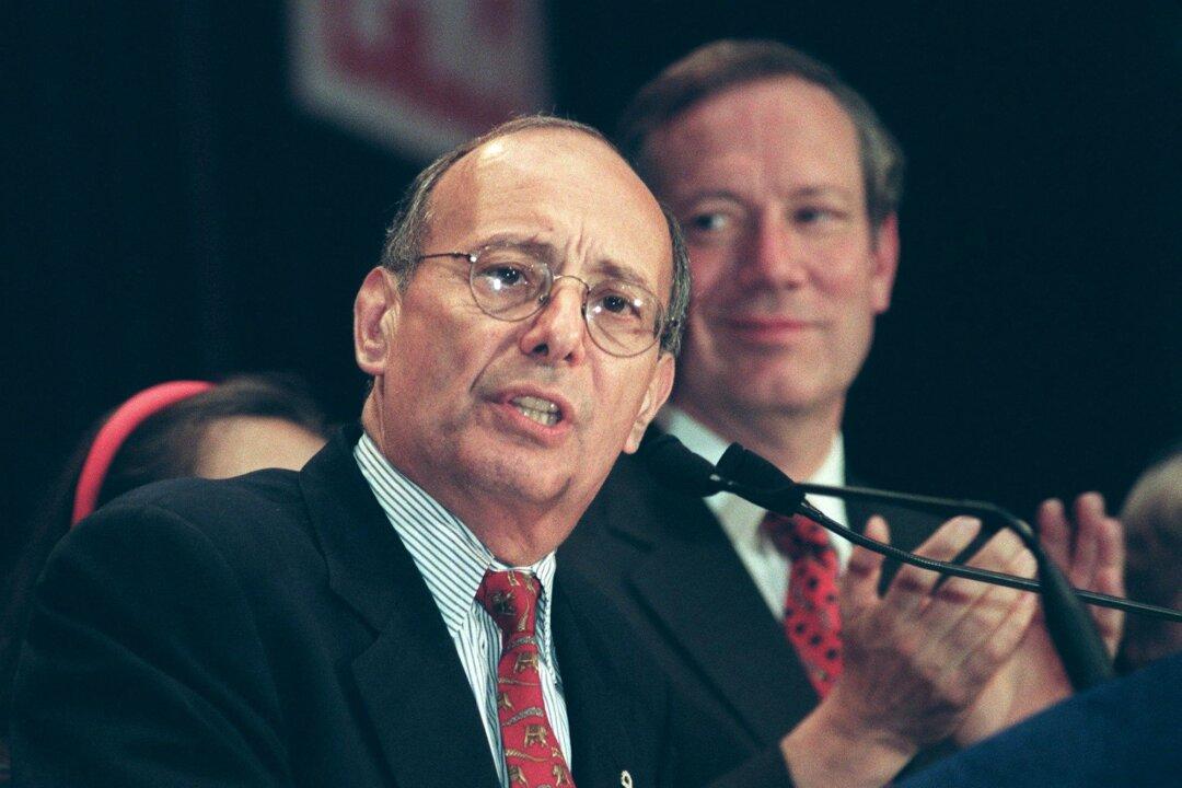 Former Senator Escorted Off Plane for Making a Commotion