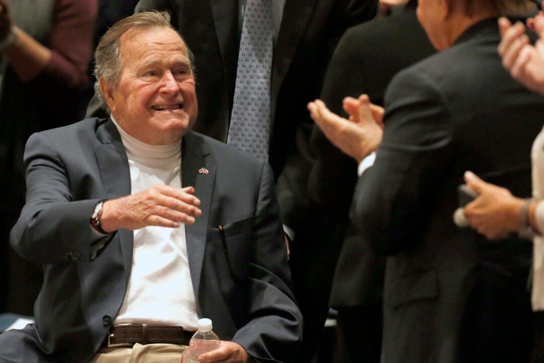 Bush Recovering From Pneumonia, Could See Weekend Release