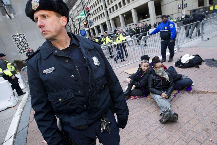 Smashed Windows, Chaotic Confrontation Near Inauguration