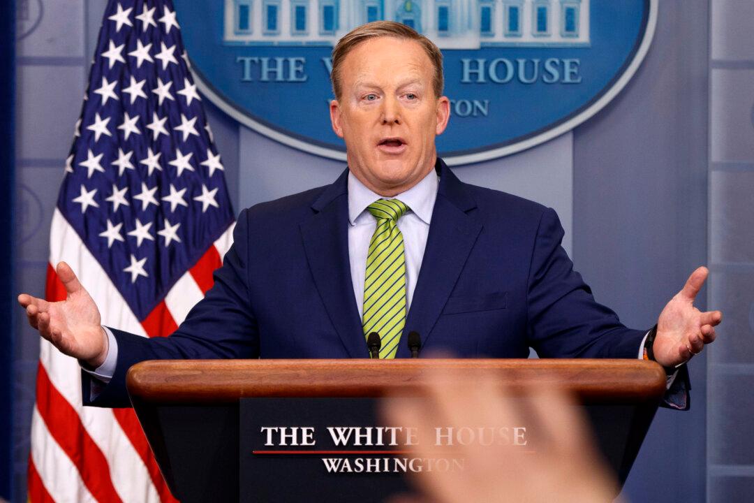 Spicer Says ‘No Regrets’ for Claim of UK Spying on Trump
