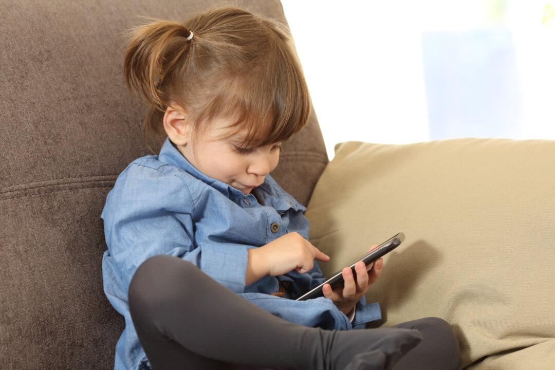 The Risks of Cellphone Radiation for Children—and How to Protect Them