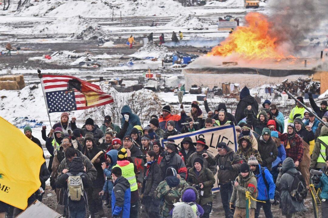 Federal Judge Denies Emergency Request to Delay Dakota Access Pipeline Shut Down