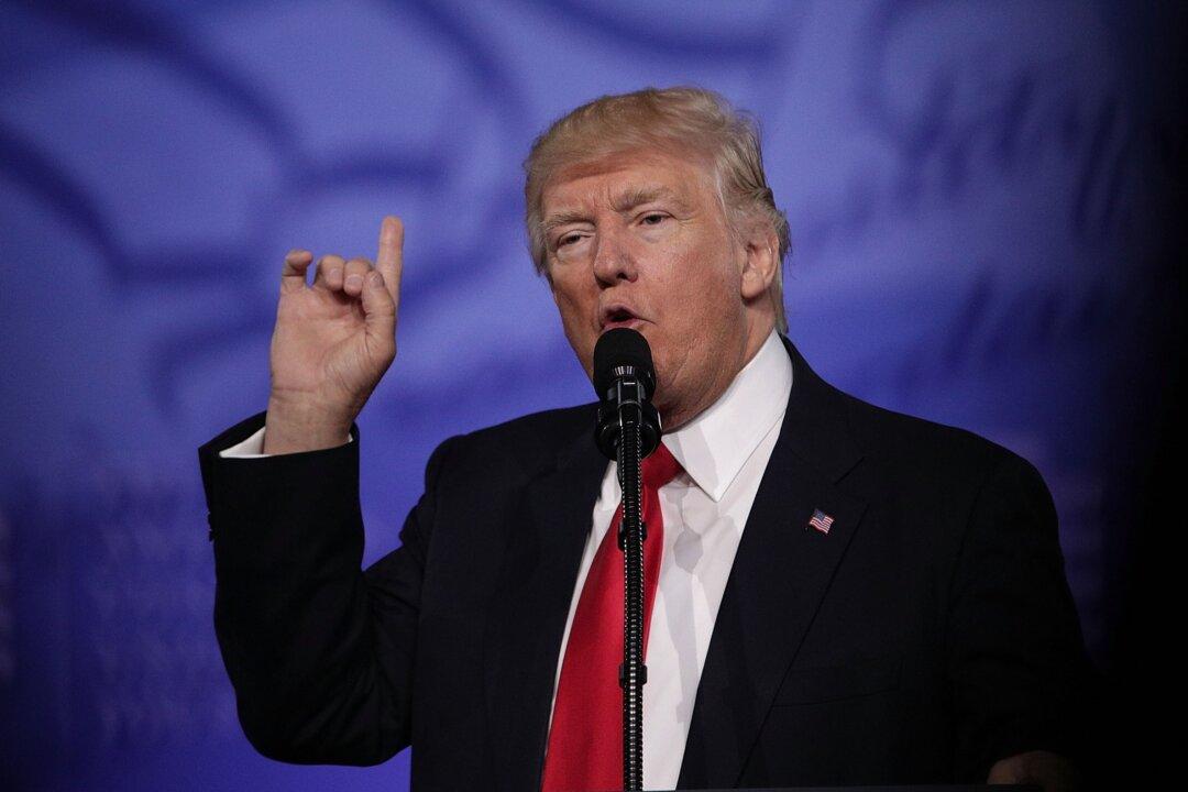 Trump Calls Out the Media at CPAC