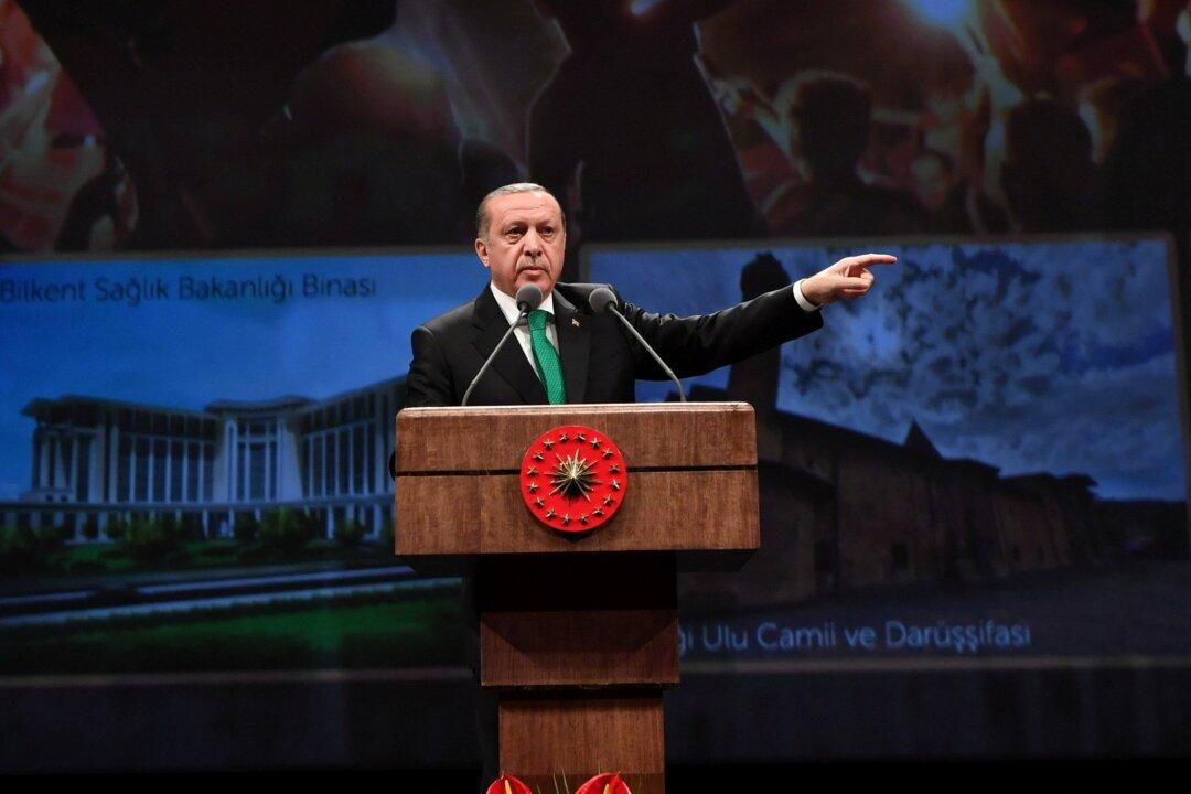 Turkey’s Erdogan Says Apology From Netherlands Not Enough, Attacks Merkel