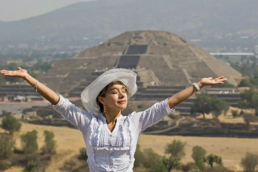 REPLAY: Visitors Gather at Mexico’s Archaeological Sites for Spring Equinox