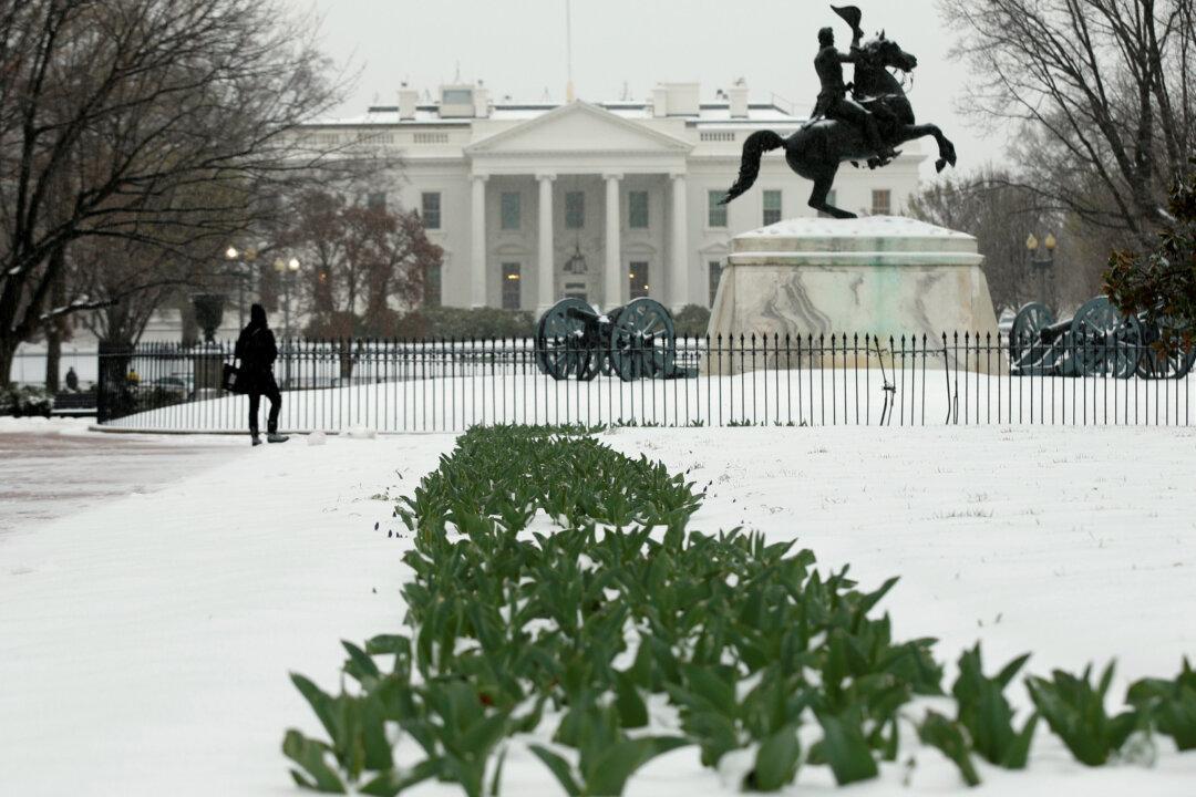 CNN: White House Intruder Was on Grounds 15 Minutes Before Arrest