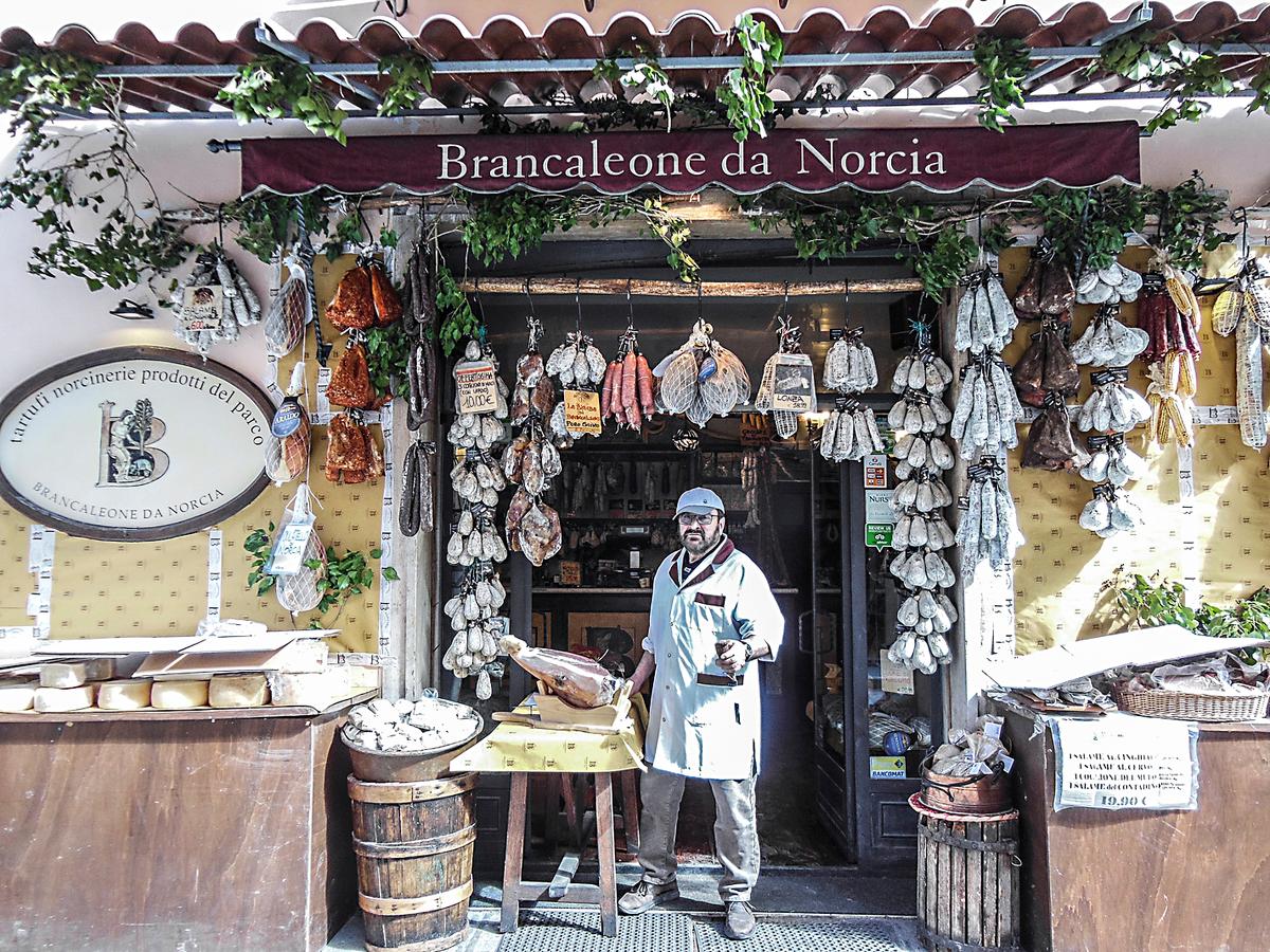 Quake-Hit Italian Town Looks to Food Culture for Survival