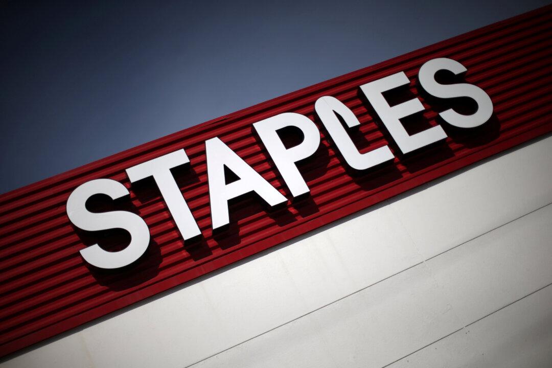 ServiceOntario Locations Are Closing, Kiosks Opening in Staples Stores Instead