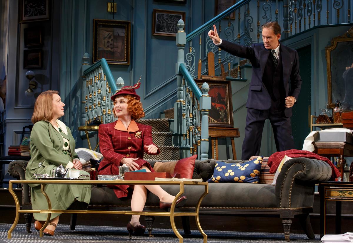 Theater Review: ‘Present Laughter’