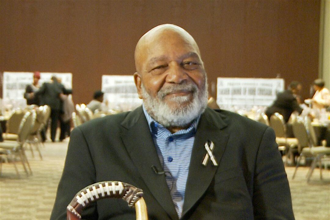 Legendary Football Player Jim Brown, 81, Still Giving to Community With Amer-I-Can Program