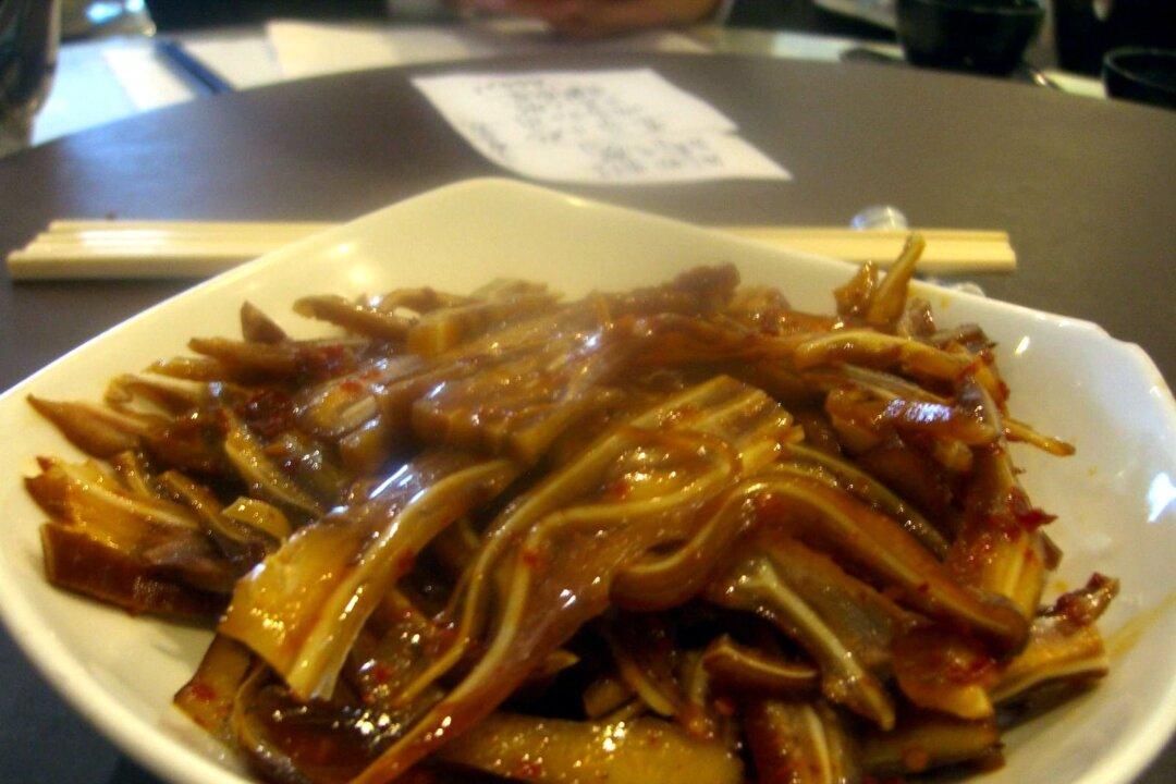 Ottawa Restaurateur Keeps Family’s Hakka Culinary Heritage Alive