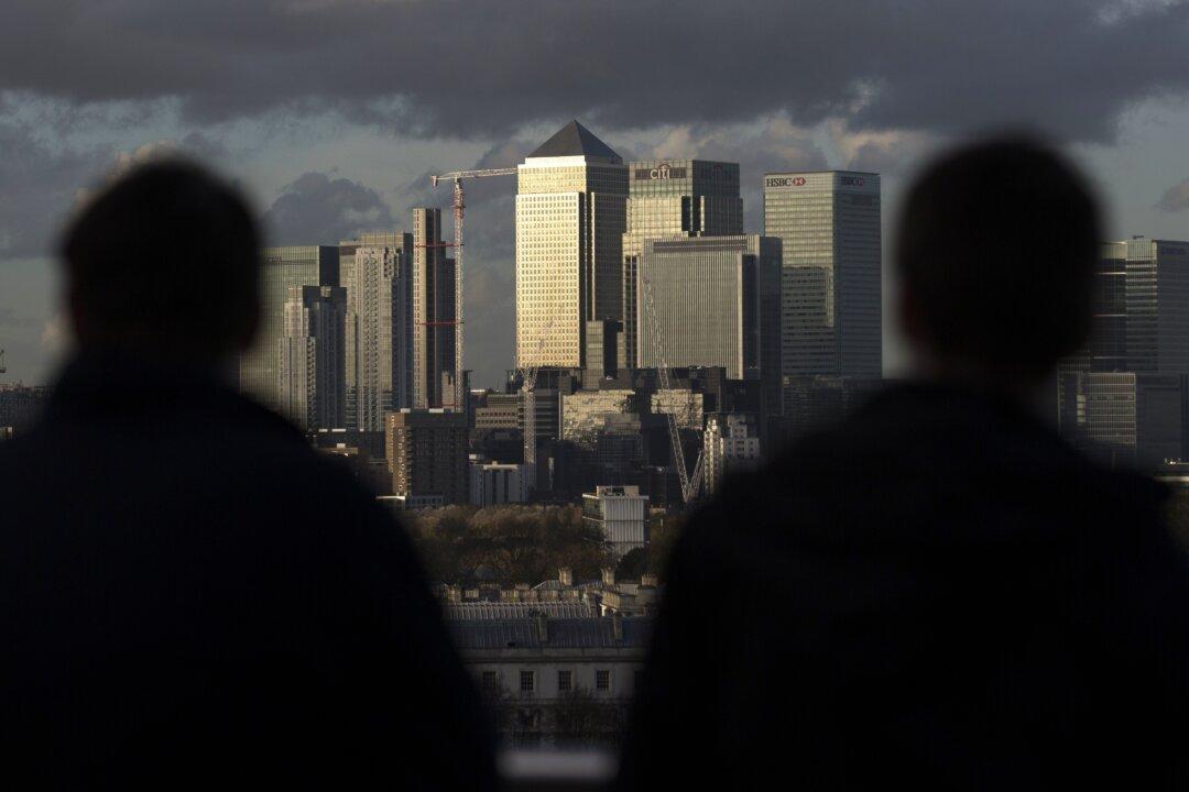 UK Police to Test Beverage Bottles for Acid in Strengthened Stop-and-Search Powers