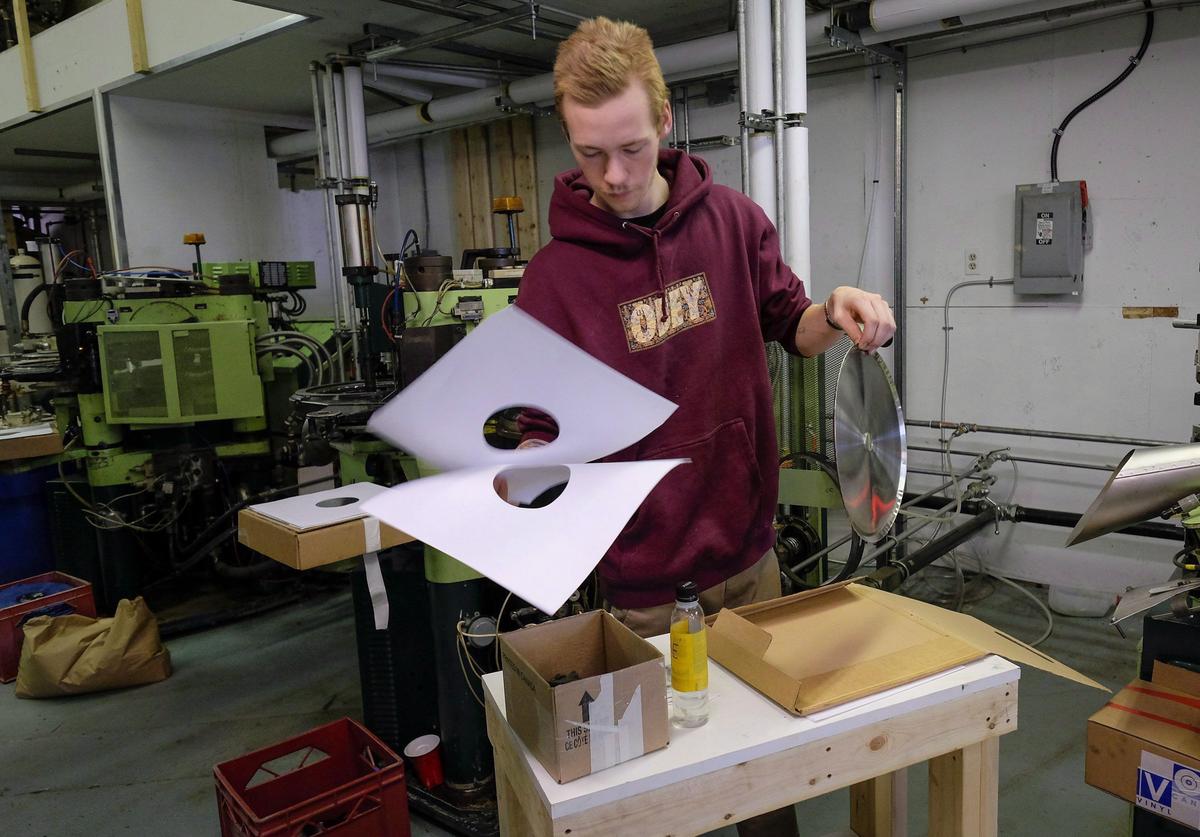 Nostalgia Not Enough to Save Vinyl