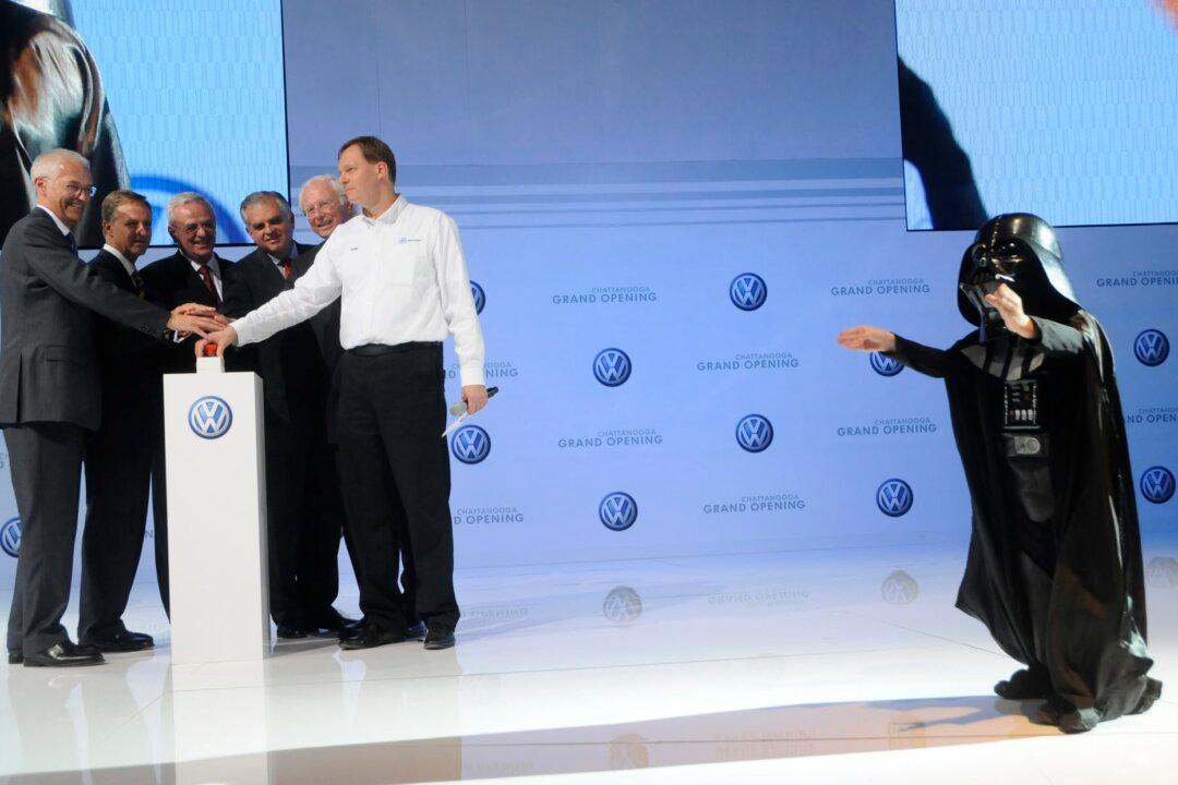 Compelling Marketing Engages Both Sides of the Brain