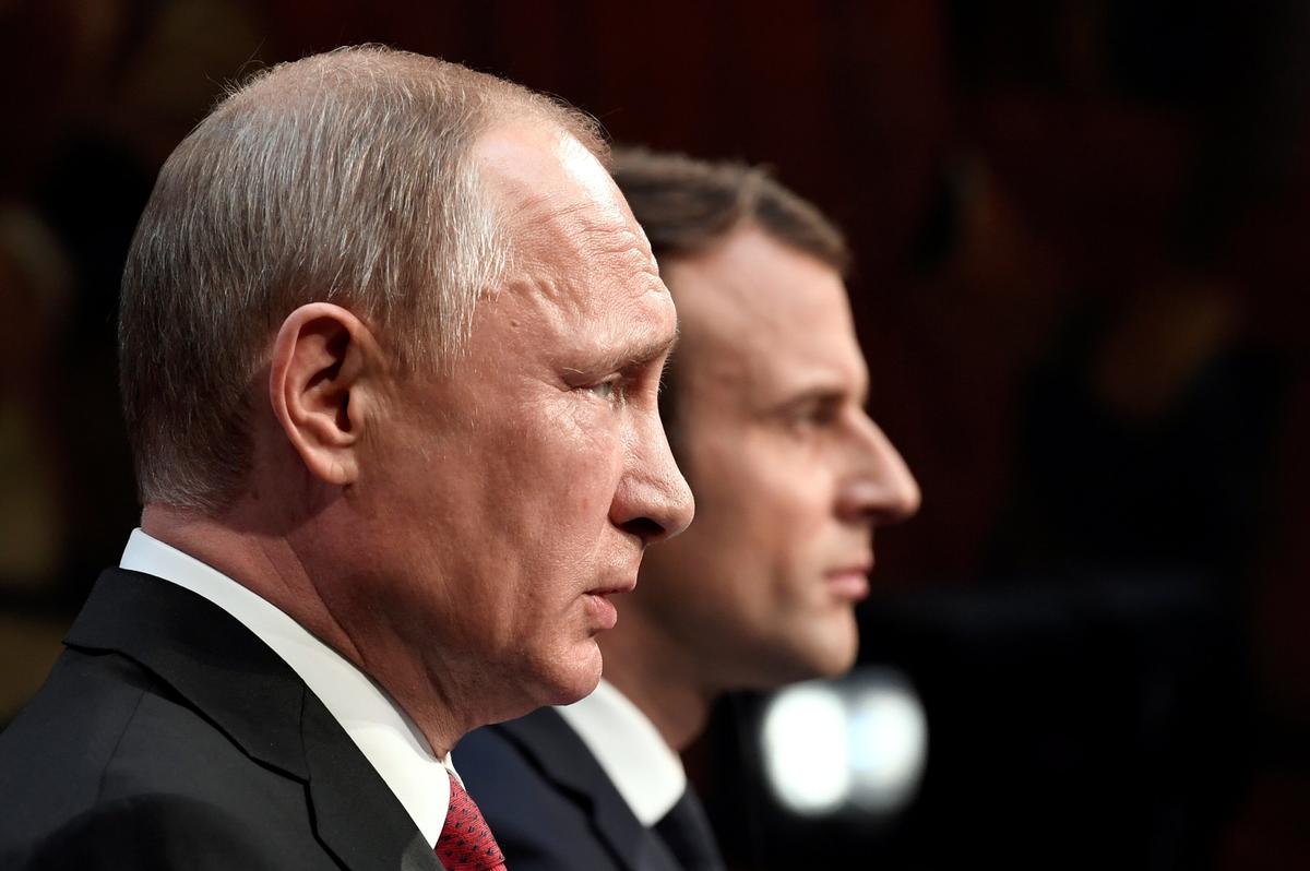 Putin, Macron Call for Ceasefire in Azerbaijan-Armenian Conflict Zone