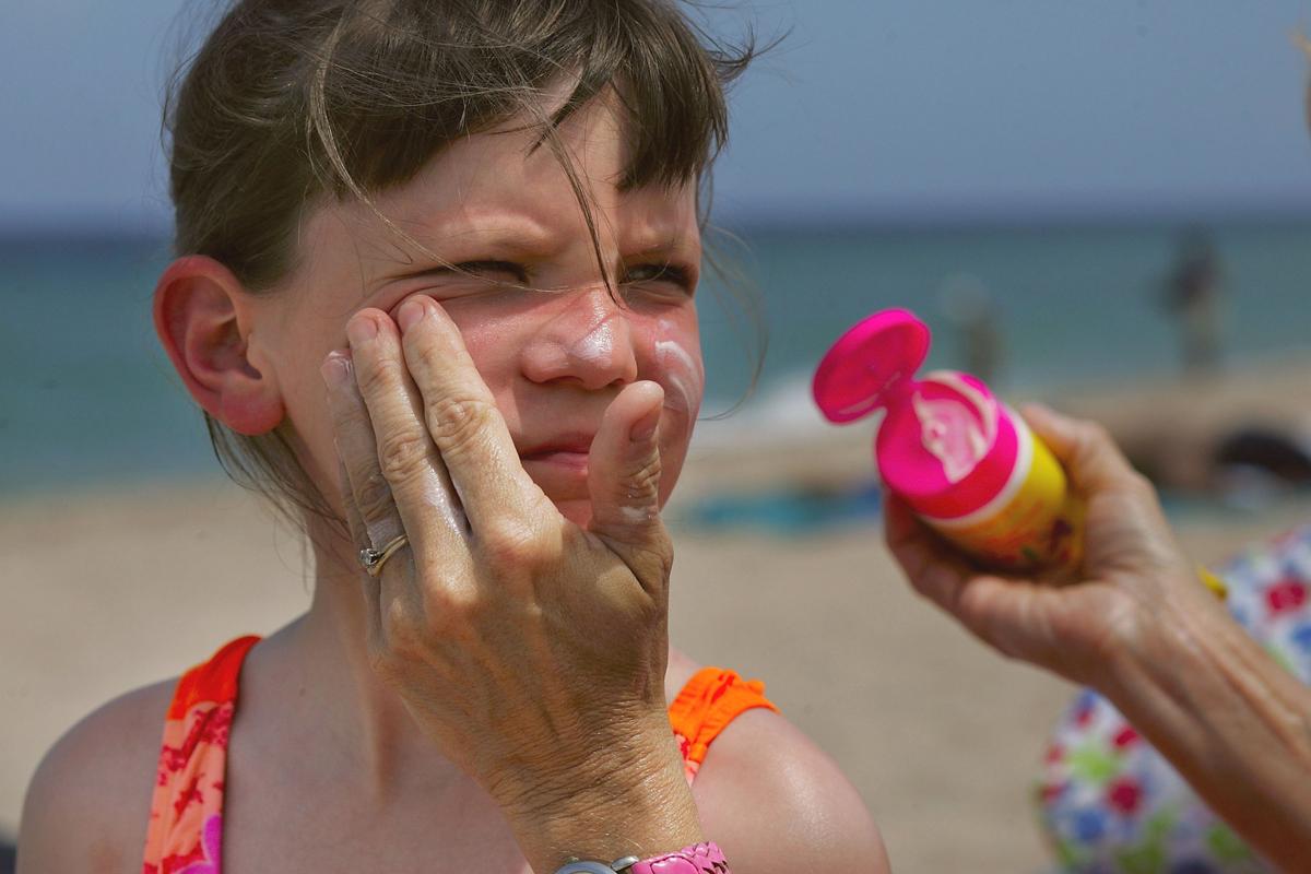 Health Canada Cautions Against Using Homemade Sunscreens