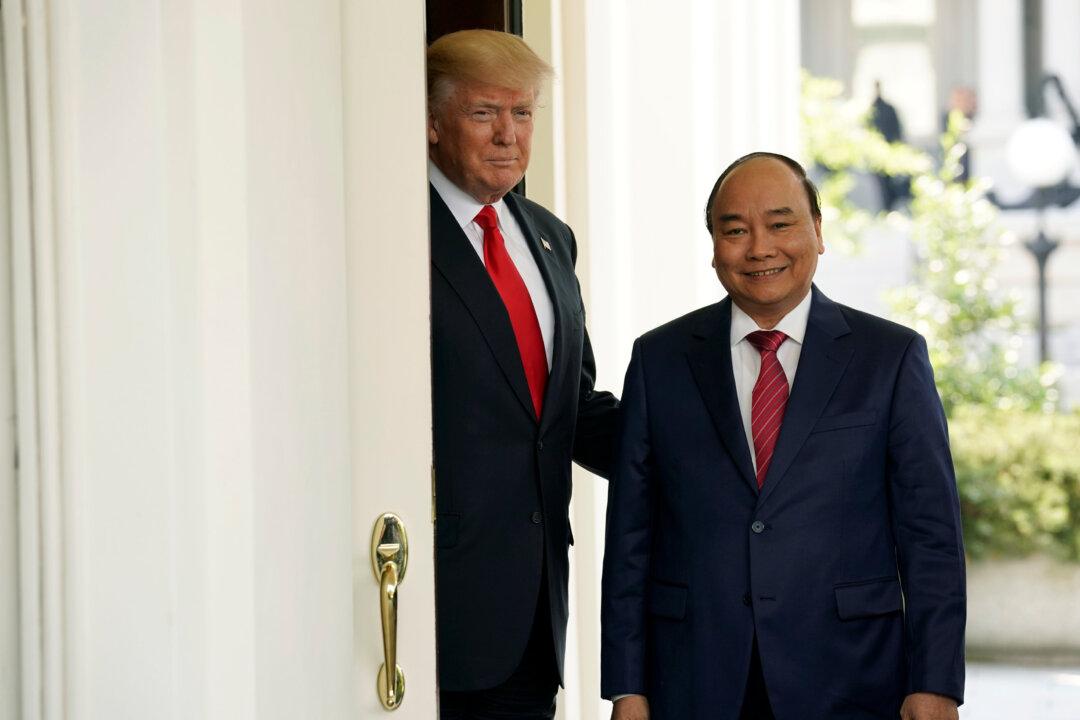 US Companies Sign Billions in Deals With Vietnam