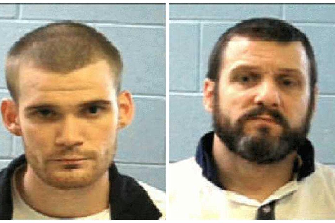 2 Georgia Correctional Officers Killed, Police Hunt for 2 Inmates