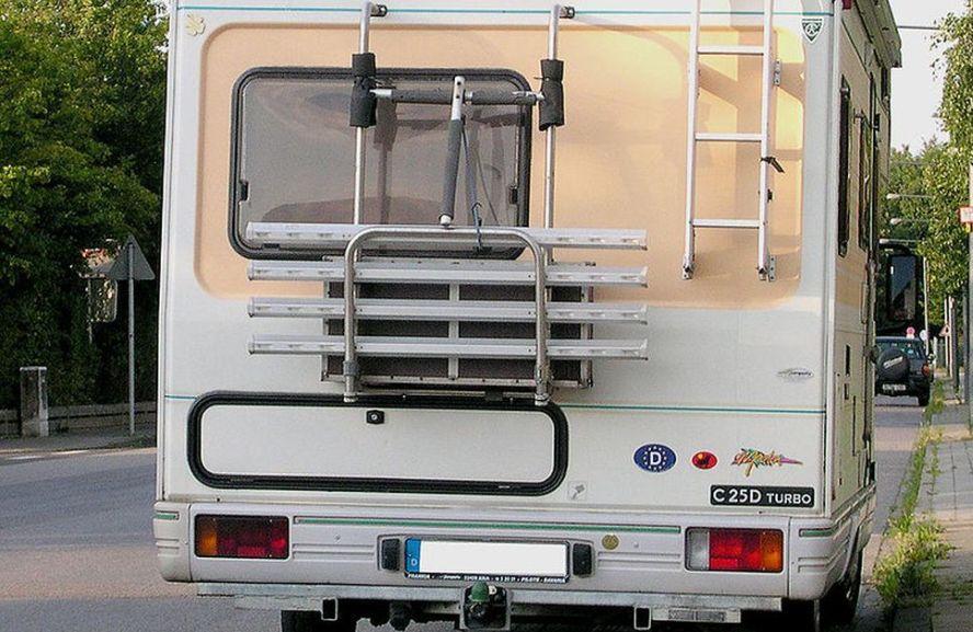 Trucker Saves Girl From Abduction, Now Teaches Other Truckers How to Help Too