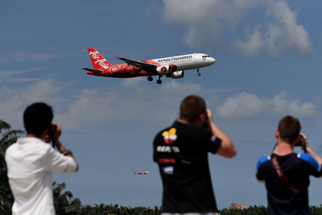 Pilot Asks Passengers to Pray as Plane Shakes for Two Hours