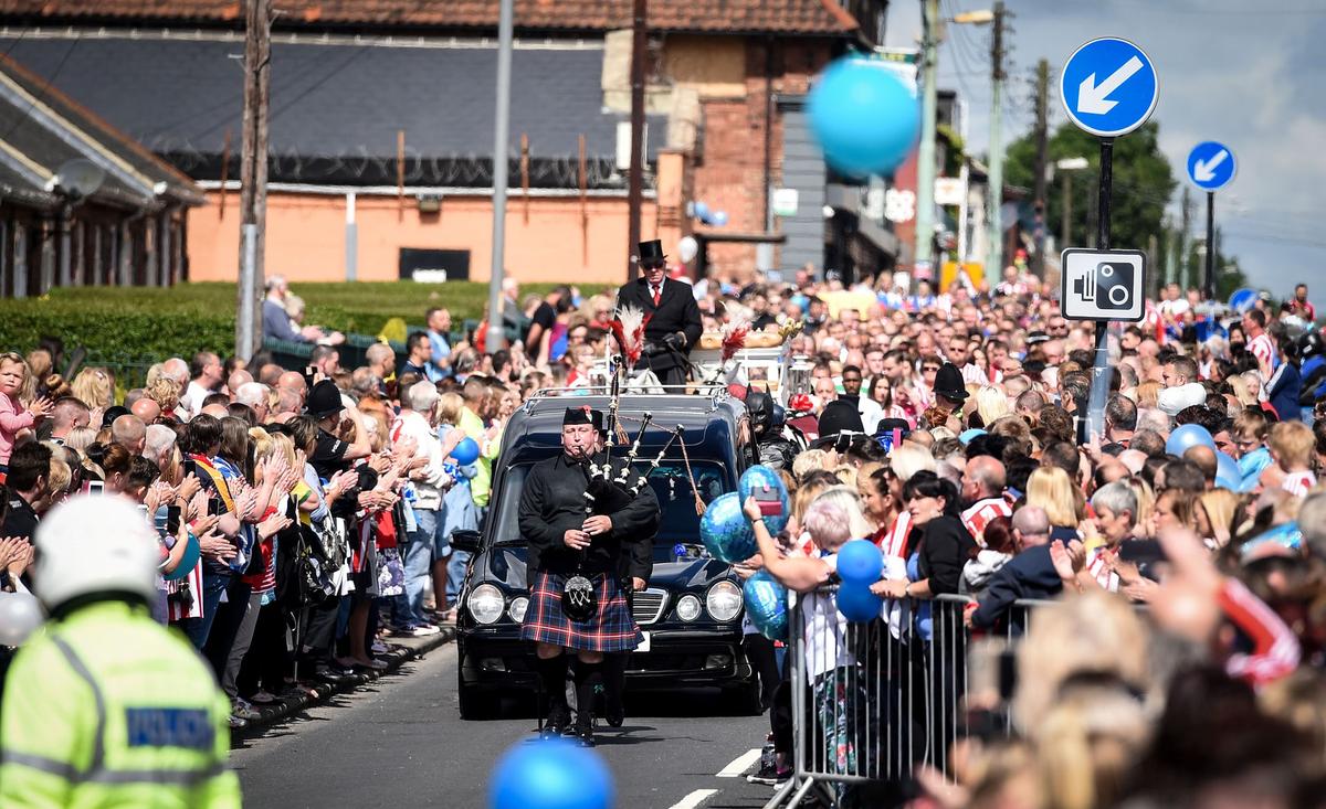 Crowd of Thousands Line the Streets for Bradley Lowery’s Funeral