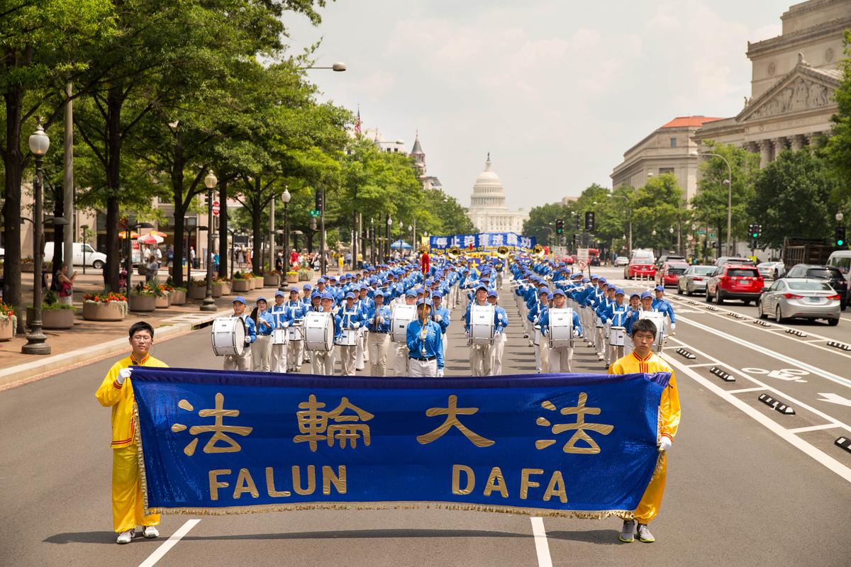 Falun Gong Marks 18 Years of Persecution in Washington DC Parade
