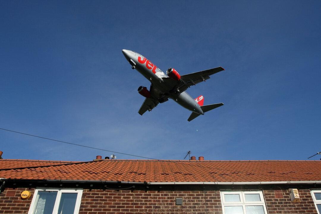 Terrified Passenger Sends Family Last Goodbye as Jet Plummets for Emergency Landing