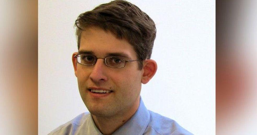 Wall Street Journal Writer and Pulitzer Prize Winner Dies