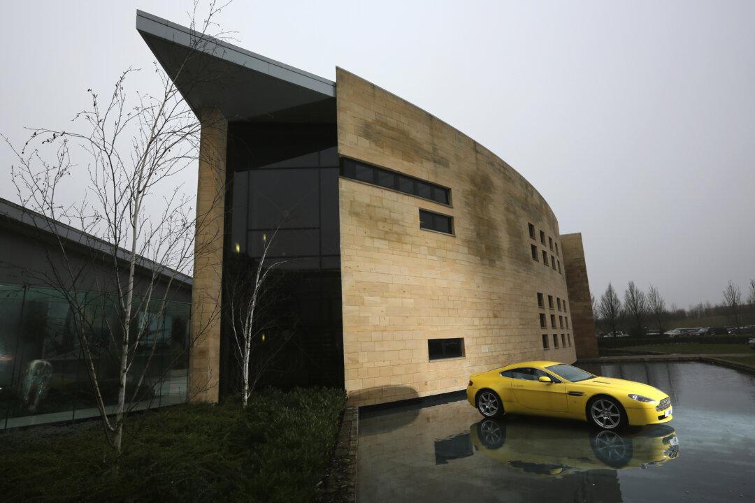 UK Man Steals Aston Martin to Get a Ride Home