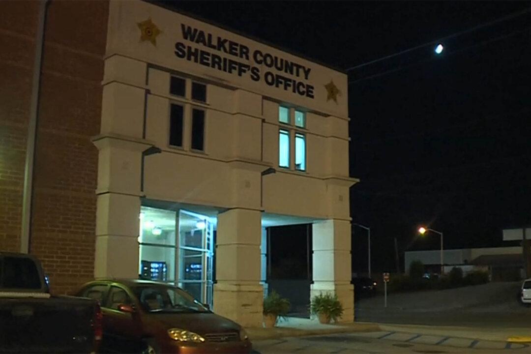 12 Inmates Escape From Alabama Jail, 1 Still at Large