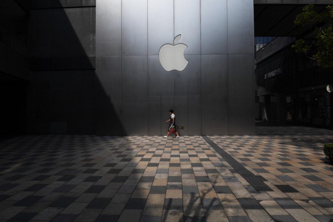 Apple and Amazon Leave Users in China Exposed