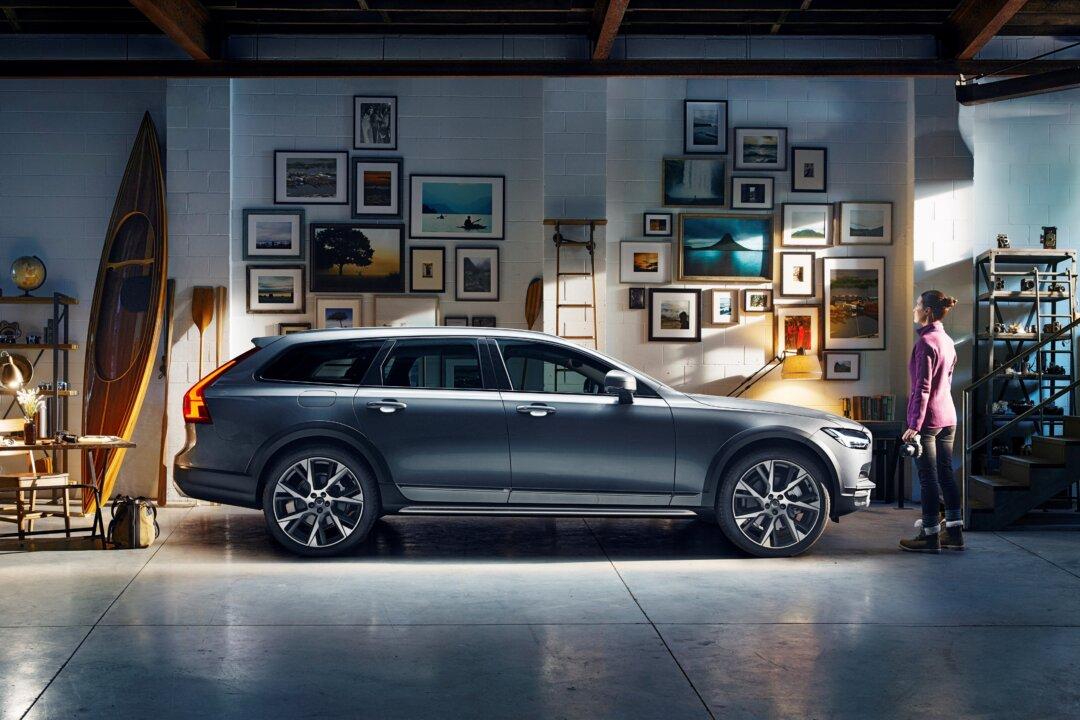 Volvo V90 Cross Country and Volvo V90: A Wagon For the Ages in Either Configuration